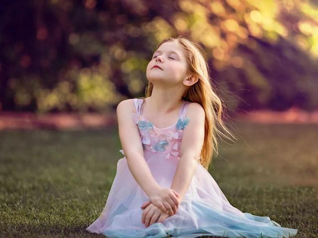 冻龄|“冻龄妈妈”火了，儿子不愿和她一起出门逛街：怕被误会成情侣