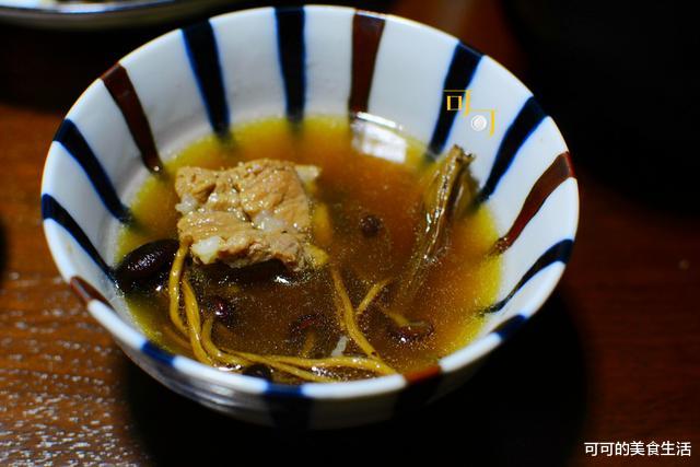 茶树菇|秋天的夜里，餐桌上该有这样一碗暖汤，外头再冷回家喝一碗就暖了