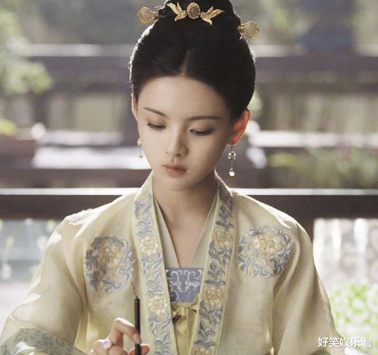 「杨超越」《长安诺》将播，杨超越大婚造型超仙，看到男女主追了