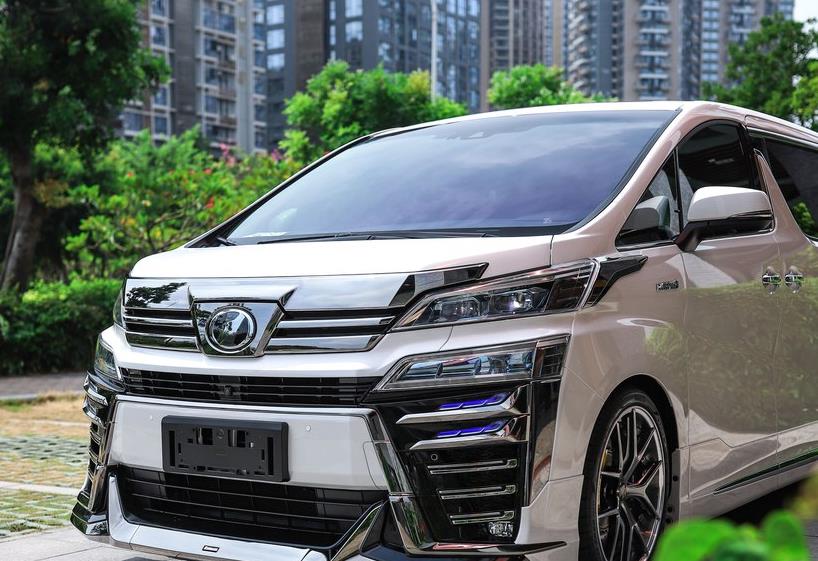 丰田威尔法|花87万提辆丰田威尔法贵吗？刚开了半个月，车主就憋了几句话要说