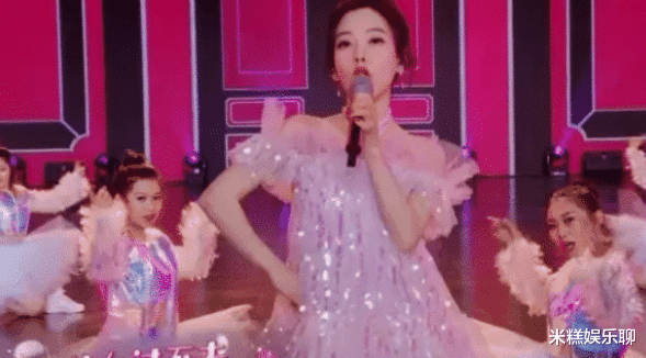 「冯提莫」冯提莫春晚生图引争议，穿恨天高跳舞，这难道是少儿频道？