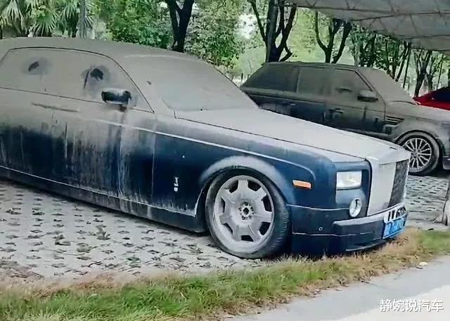 豪车@北京一四合院停满千万豪车，有车牌却没人开，交警：我也不敢开