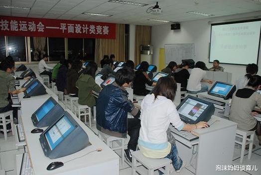 法学|女生“最吃香”的3个大学专业，毕业即就业，第3种是“铁饭碗”