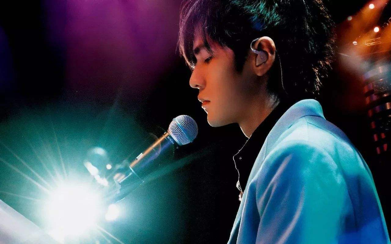 周杰伦|那个男人带着黑胶唱片来了，价值7000元，你会为20年青春买单吗？