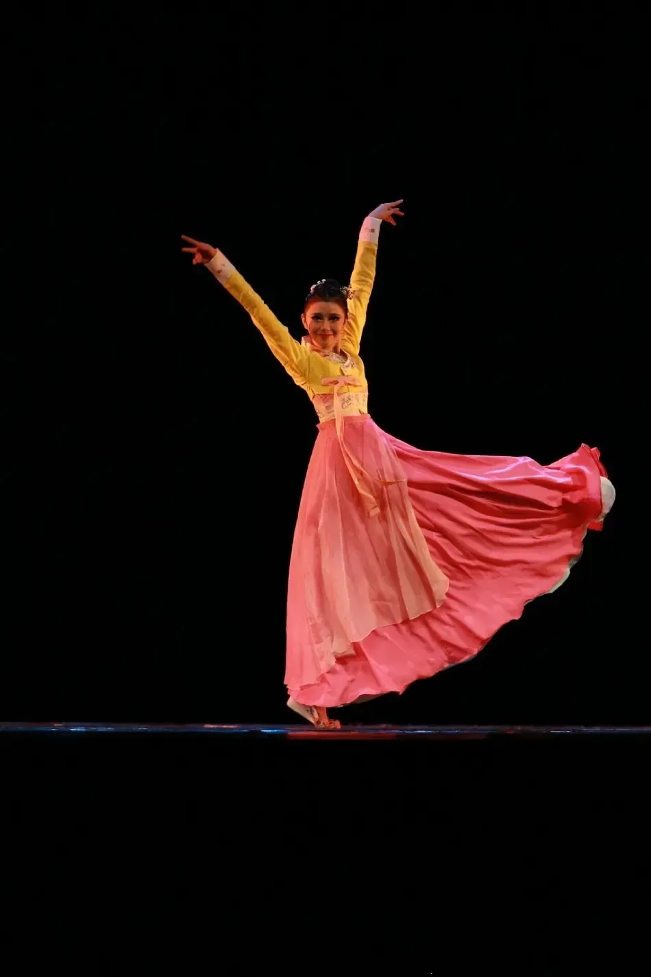 谋女郎|这位00后谋女郎，资源好到爆