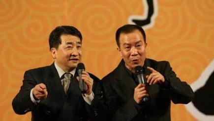 【侯耀文】相声大师侯耀文去世13年，被“侄儿”戴志诚“勾”走的娇妻现如何