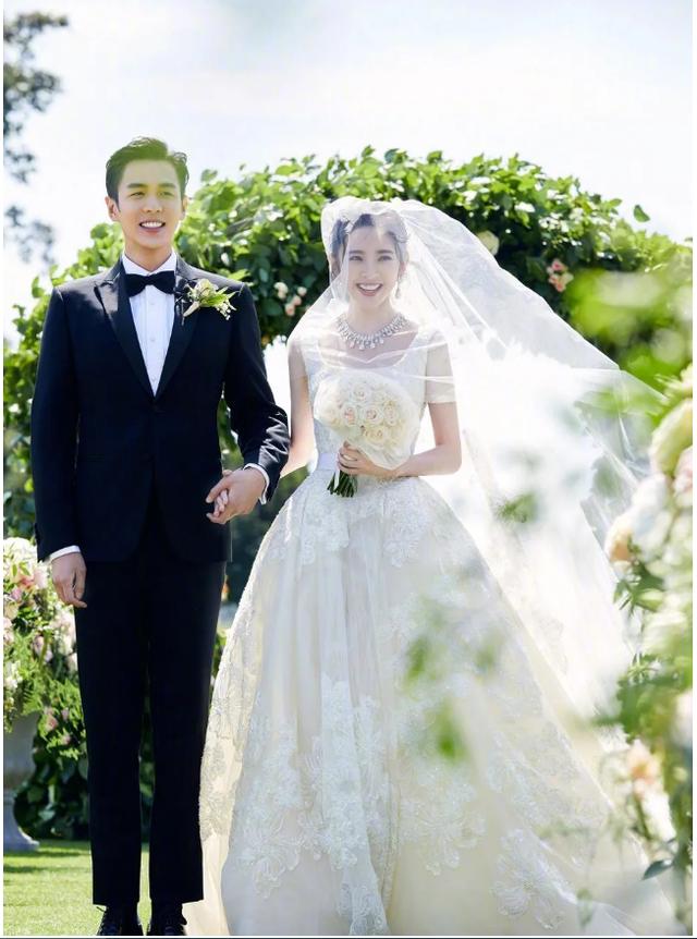 张若昀▲「33岁唐艺昕生了」张若昀：老婆，我们仨就这样笑一辈子吧！