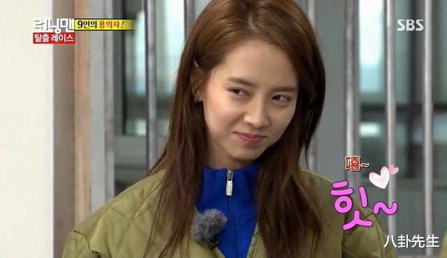 |宋智孝换新发型，被跑男成员调侃像大妈，美女也hold不住齐刘海？