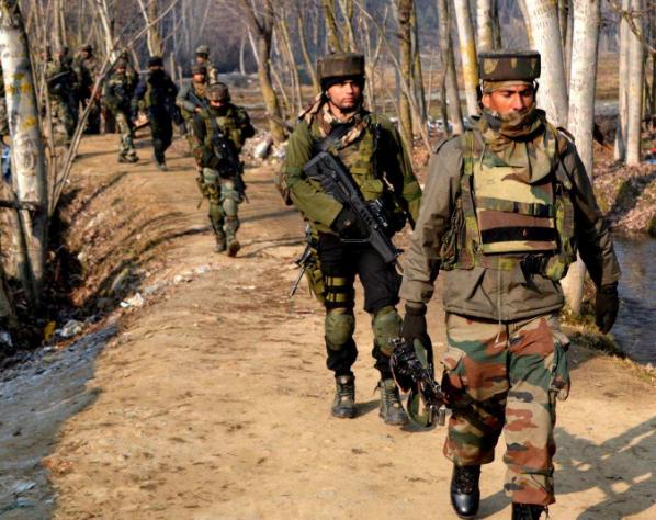 「印度」印度边境部署大军，巴铁为何不担心开战？张召忠已指出最大弱点