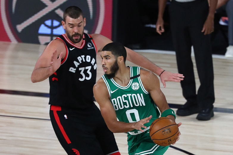 洛瑞|33+8+6！洛瑞血拼53分钟，卫冕冠军双加时进抢七，小卡接班人仍该被喷！