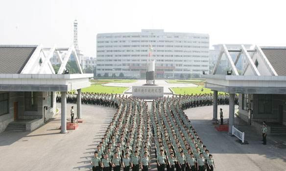 『政审』2020高考:报考军校,这5点要满足,第4点家长要符合