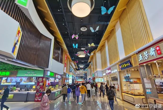 河北交通广播|【992 | 热点】多家高速服务区冲上热搜！网友：看傻眼了！