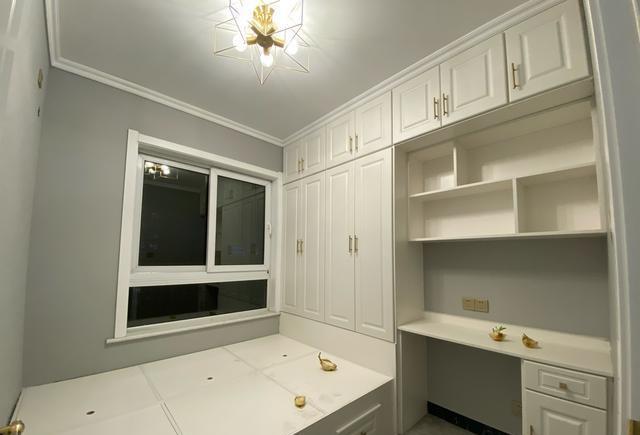 「」北欧风的新房装修完工，装修费前后花了20万，邻居上门参观都说美