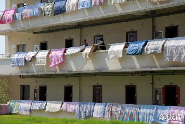 『事业编制』宿管阿姨发动“云晒被”，被学校破格专转正，享受事业编制待遇