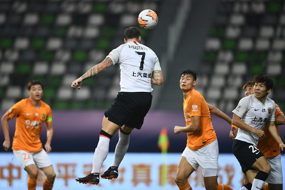 上海上港|56分钟示意换下自己，2分钟后头球破门，上港又收获一位铁血外援