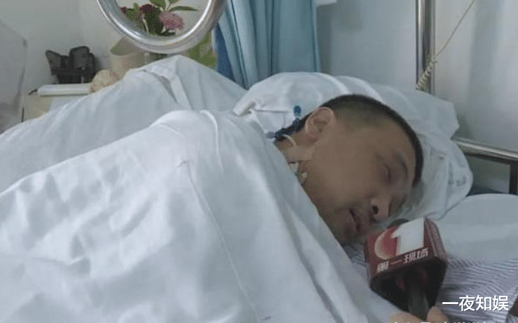 『红海行动』?曾出演《红海行动》多部佳作，今患恶病卧床不起，孤身一人无亲人照顾