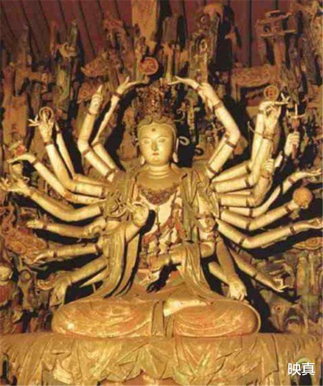 #文物#工人修复千手观音像，无意触碰机关发现碑文，完工那一天集体痛哭