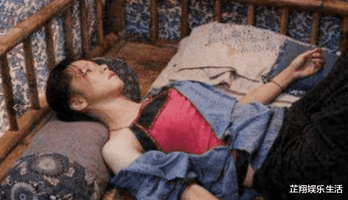 「横店」横店群演3万人,女神遍地都有,为一夜成名,100块甘愿当裸替!