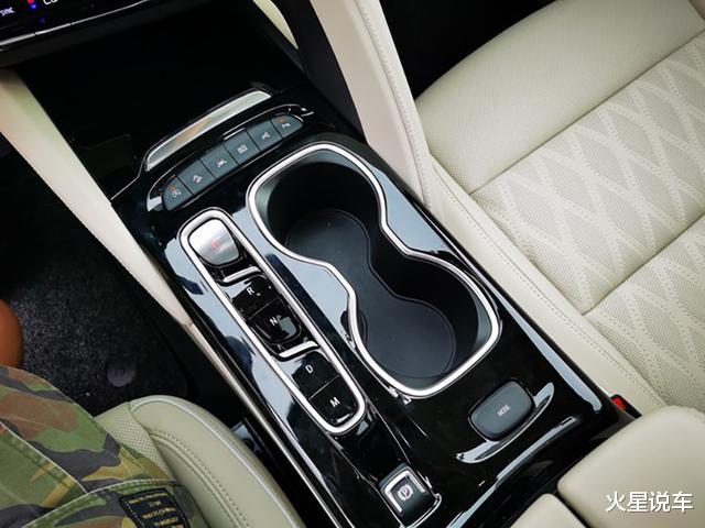 昂科威|本想买领克05的，被老婆拉去4S店看昂科威S，最后还是爱了