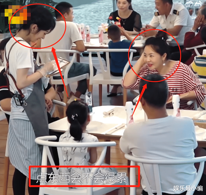 赵丽颖|顾客夸赵丽颖颜值，直言脸只有杯子那么大？男顾客说的话却好真实