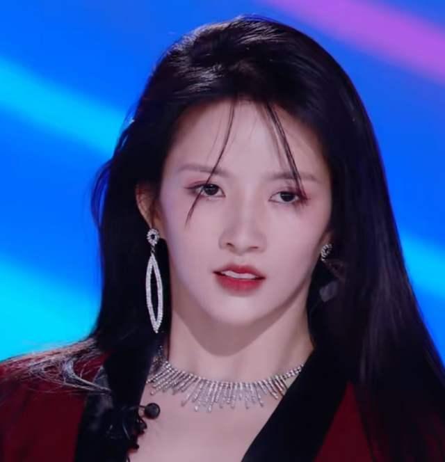 『张艺凡』《创造营2020》姜贞羽主题曲直拍最好，为何人气比不过张艺凡？