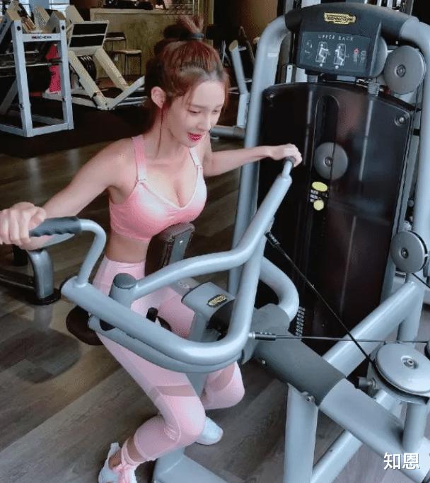 黄诗棋：她连续三年入选“全球百大美女”，素有翻版baby之称，凭健身照圈粉无数