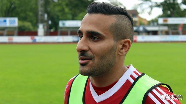 国足|深夜21点！国足传来好消息：世预赛劲敌遭重创，晋级12强赛稳了