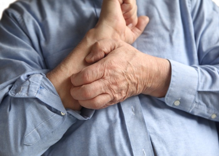 新疆维吾尔自治区|肝癌、胰腺癌、胆囊癌，皮肤上都有同样2个信号，若你全占要小心