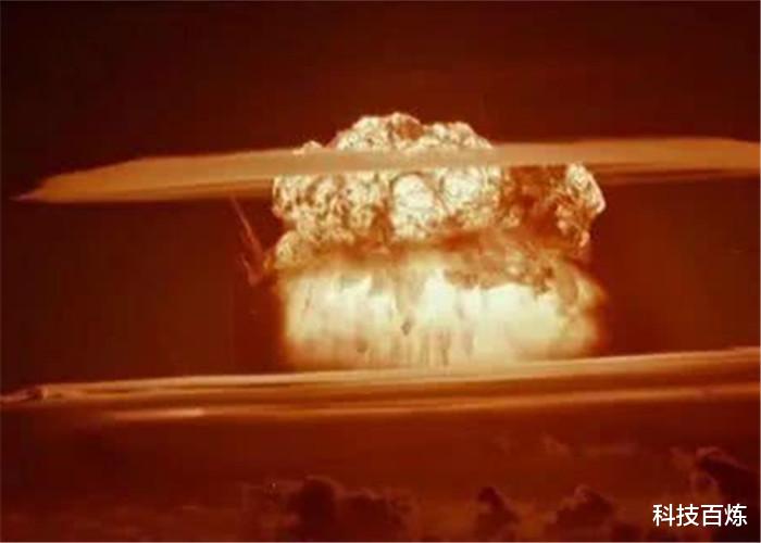 「氢弹」氢弹和原子弹哪个威力更大？没想到现实中相差百倍！
