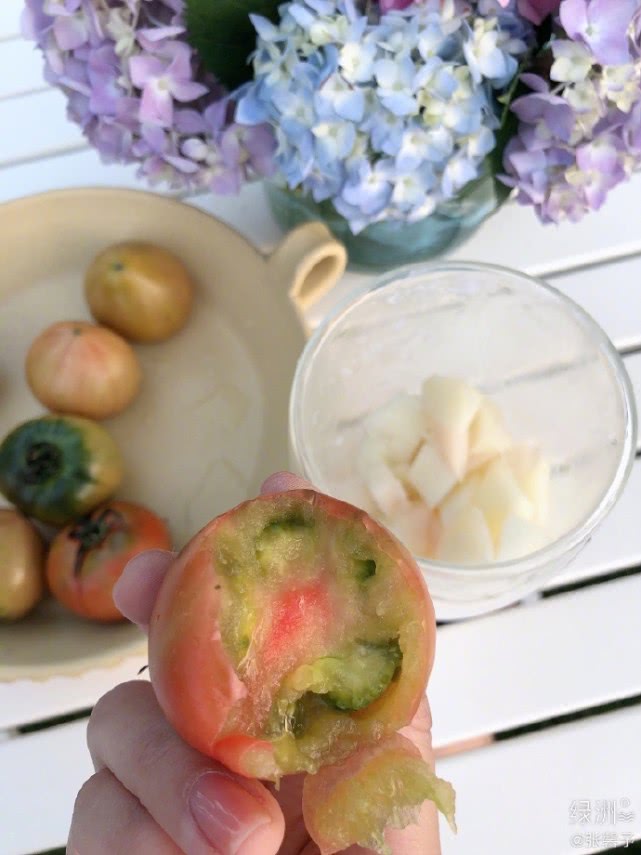 『张馨予』张馨予晒520特殊礼物，发文称：自己辛苦，有了耕耘 才有了收获喊话何捷