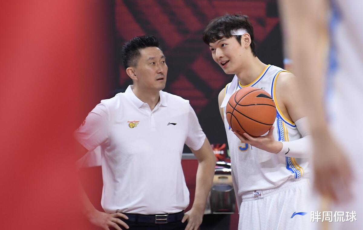 王哲林|王哲林深夜发文去意已决！一细节暗示或投奔杜锋，CBA大结局？