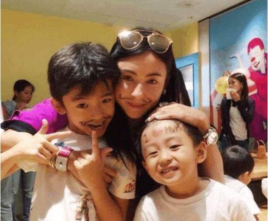 赵薇■谢霆锋为什么不理张柏芝和儿子，却跟王菲在一起？赵薇说的有道理