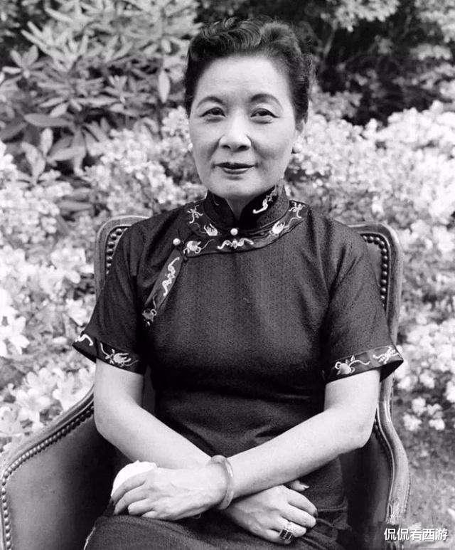 宋庆龄|宋庆龄临终前很想见三妹一面，为何三妹冷漠拒绝？昔日姐妹成路人