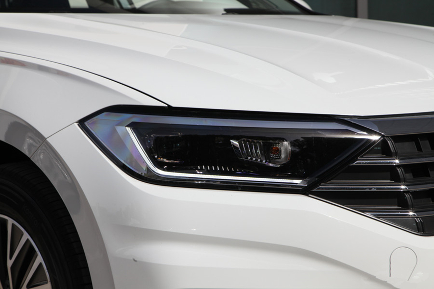 新车|又一德系卖“白菜价”!跌至9.41万,轴距2米7油耗5L,不买雅阁选它