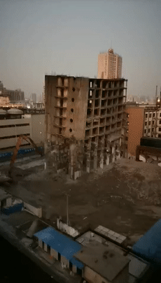 长沙|烂尾25年！长沙这栋楼终于拆了！