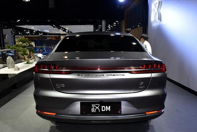 比亚迪汉|比亚迪终于崛起，单月甩出8977台，新款汉颜值不输A6，真霸气