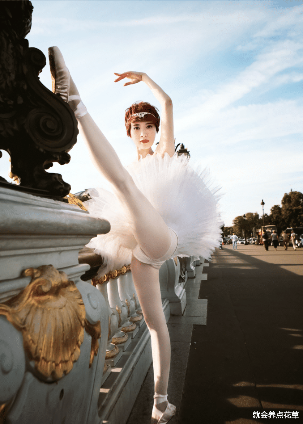 #金巧巧#她自称没法演农村人，却被章子怡一张照片打脸，如今45岁靠芭蕾舞又火了