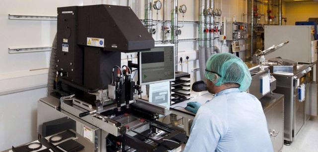 光刻机|中国不惧任何“套路”！实行封锁无果后，现在低价“求”中国购买