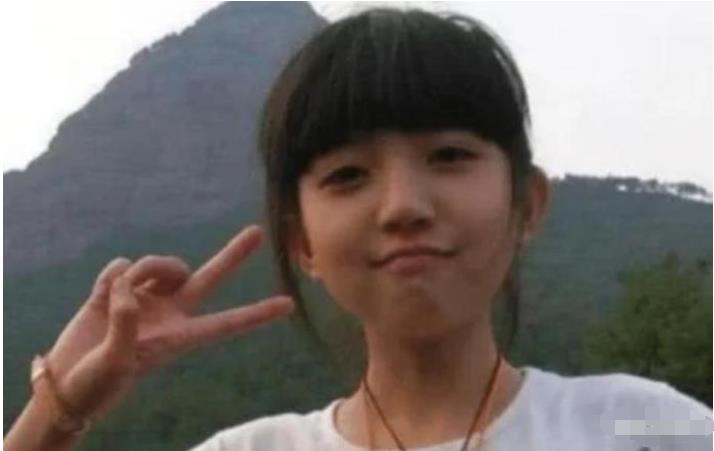 「」还记得被富豪相中的14岁剪刀手女孩吗？承诺要娶她为妻，结果咋样？