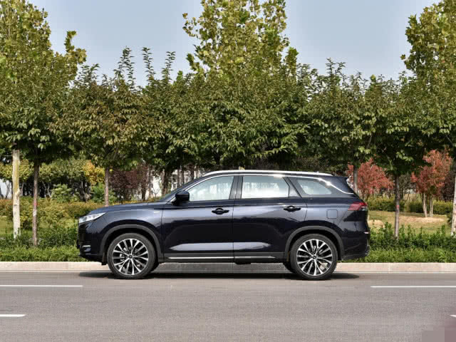 「动力」全系LED大灯，超高性价比，动力强劲，起售还不到8万，果真圈粉无数