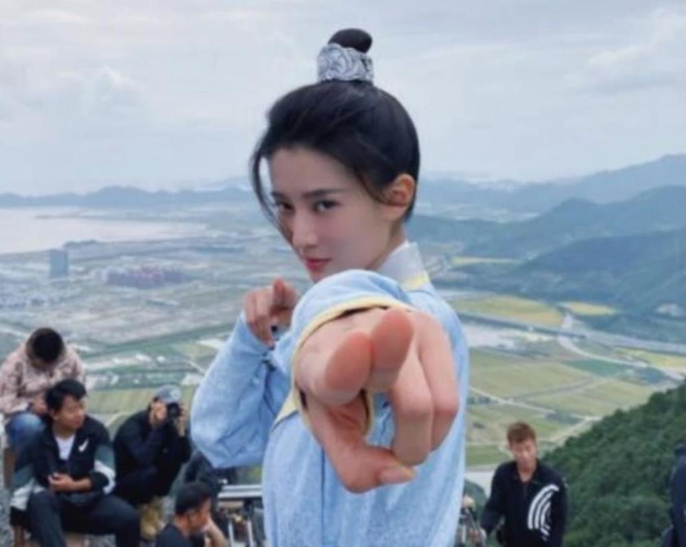 乔欣|又一古装剧杀青，乔欣造型惊艳，男主是人帅不火的他