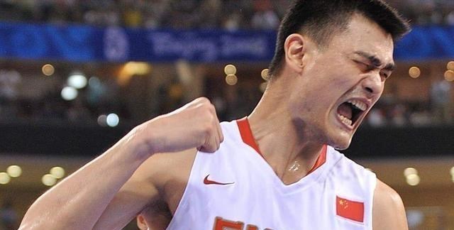 『姚明』又一巨人即将诞生，13岁身高达到221cm，茁壮成长统治力超越姚明