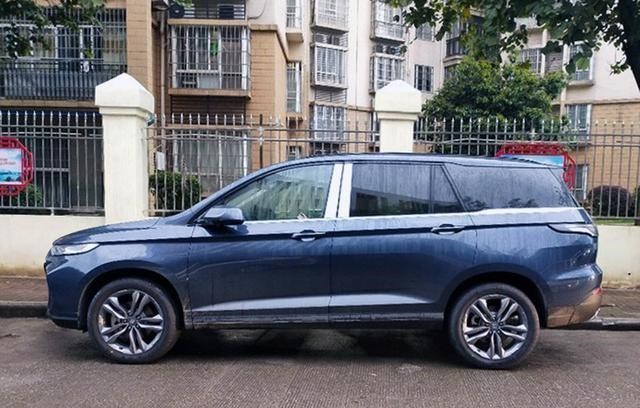 SUV■国产又一大块头SUV来了，新宝骏RS-7实车曝光，尺寸比汉兰达更大