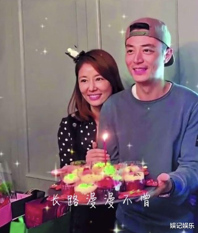 林心如|霍建华搂林心如拍照，动作霸气又甜宠，用歌词跟老婆表白太有心