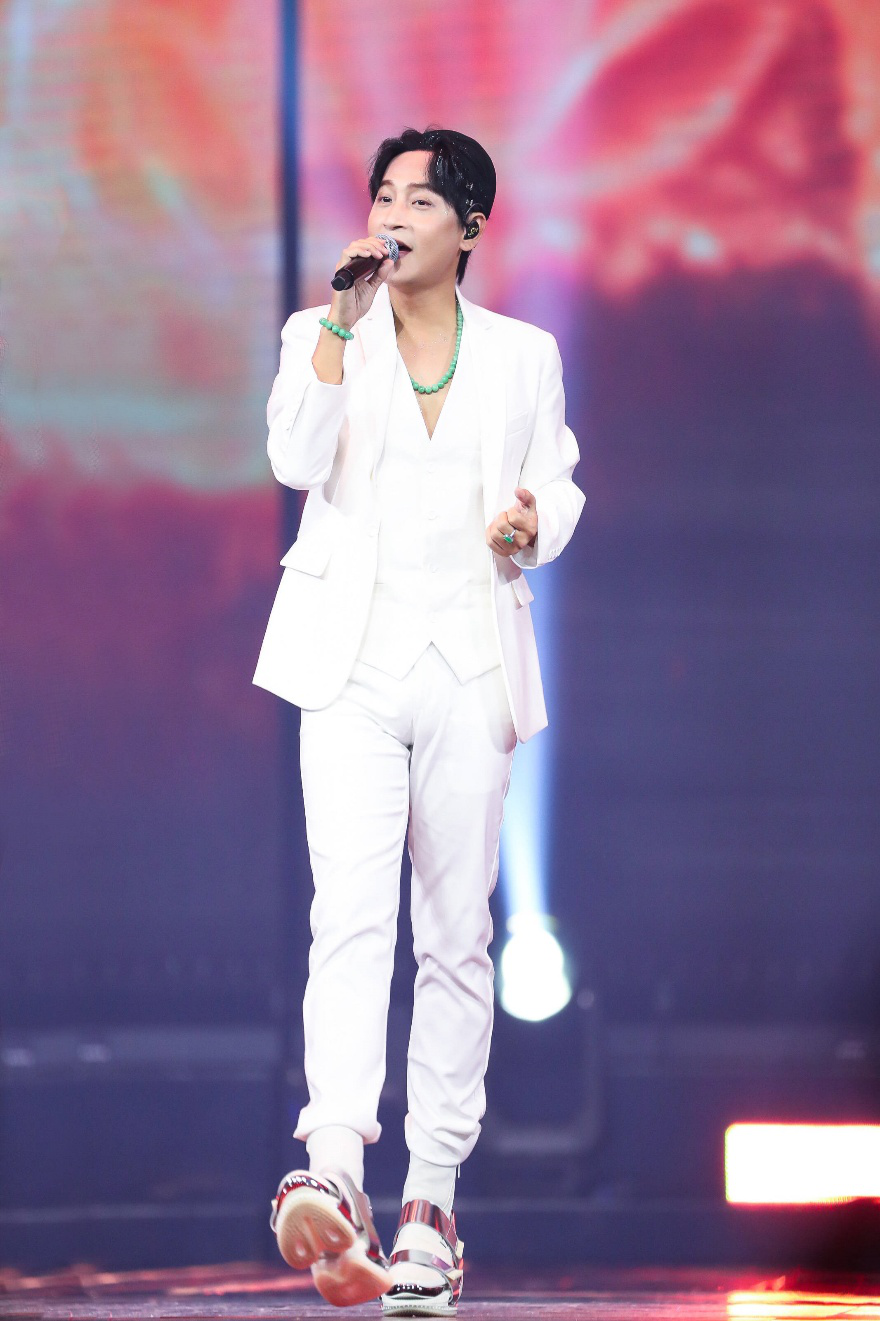 翡翠|陈志朋持续引热议，他戴的翡翠更令人惊艳，款款尽显品味