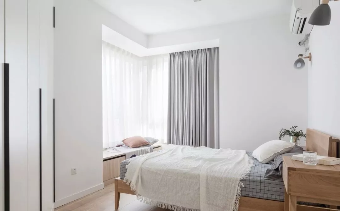 睡前脱下的衣服放哪儿？看别人都怎么做