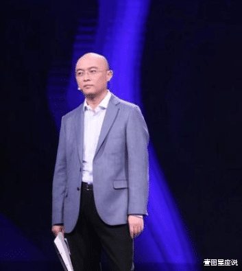 非诚勿扰|非诚勿扰史上“最牛男嘉宾”，台上24位女嘉宾不选，却把导演抱走