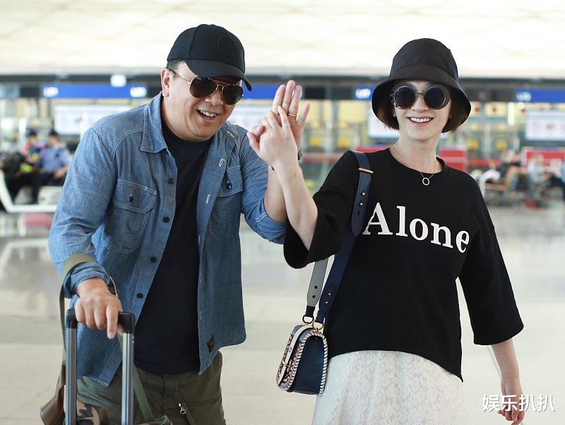 李小冉|李小冉曾被前男友用艾滋病针头抵着喉咙，乞求对方放过自己