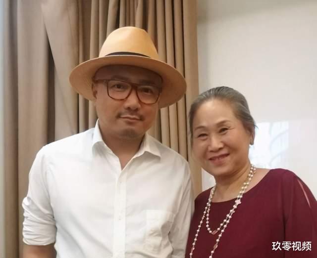 误打误撞|去剧组看儿子，却误打误撞进入了娱乐圈，今成近百亿票房女演员