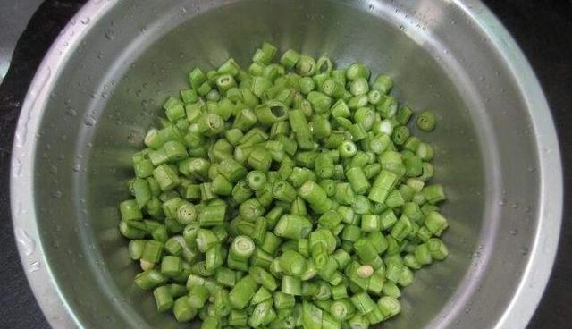 包子|7月，此菜别错过，8毛钱一斤，包成包子最好吃，比韭菜茴香鲜